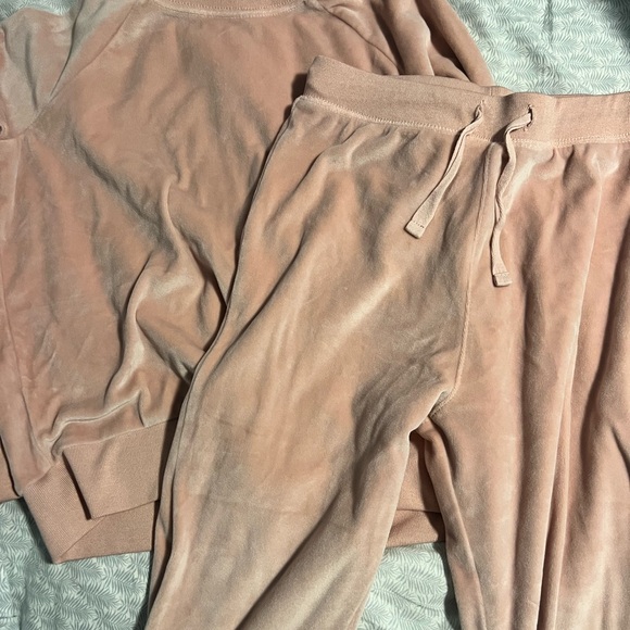 ✨ Crewcuts Girls Velour Lounge Set – Pink (Size M 8–9) ✨ - Picture 2 of 5